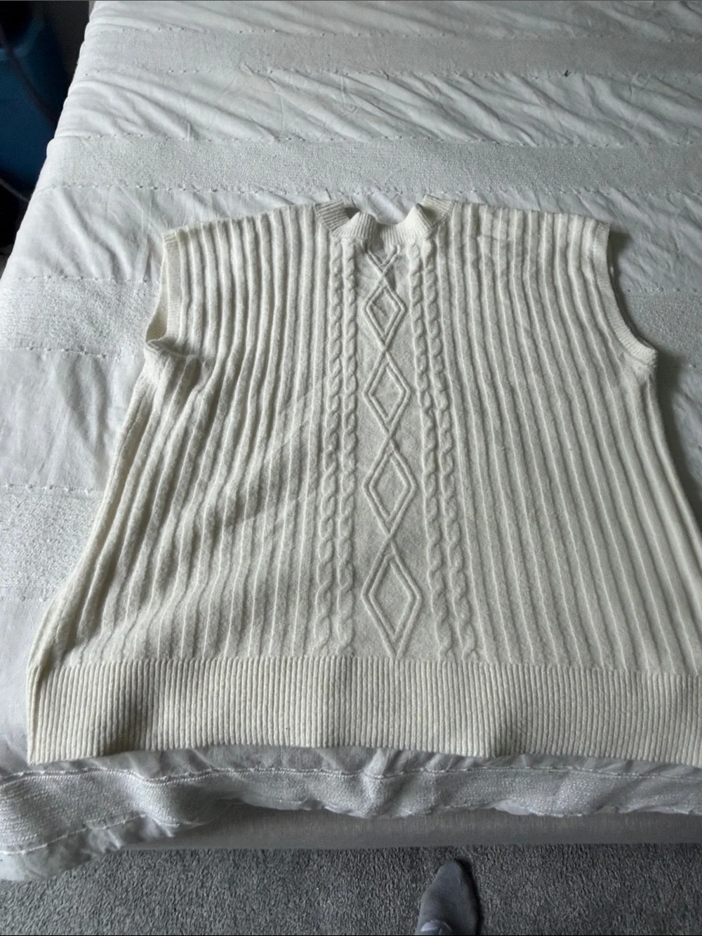 Universal Thread Ivory Ribbed Knit Sweater Vest - Picture 4 of 4